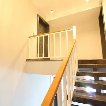 Elia Apartman Side