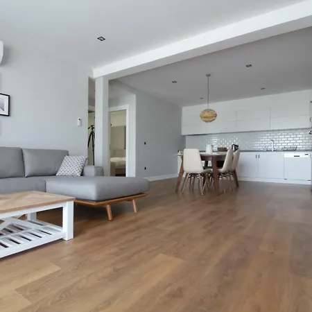 Apartman Elia Side